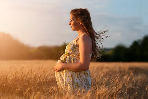 Kismama fotó 3 – Lilla Popovics fotós Budapest